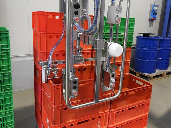 Bakken uitwendig klemmen, tillen en ledigen met Dalmec tilhulpen