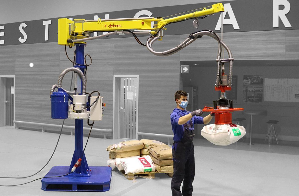 Levage ergonomique grâce aux aides au levage ergonomiques d’Arcadel